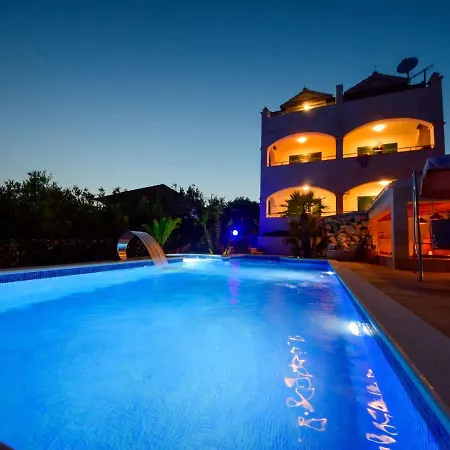 Apartment Apartment Villa Andjelka-1 By Interhome