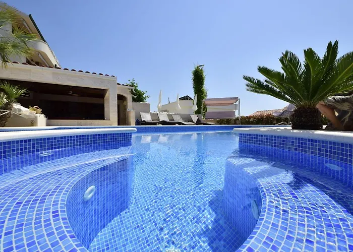 Apartamento Andjelka-1 By Interhome